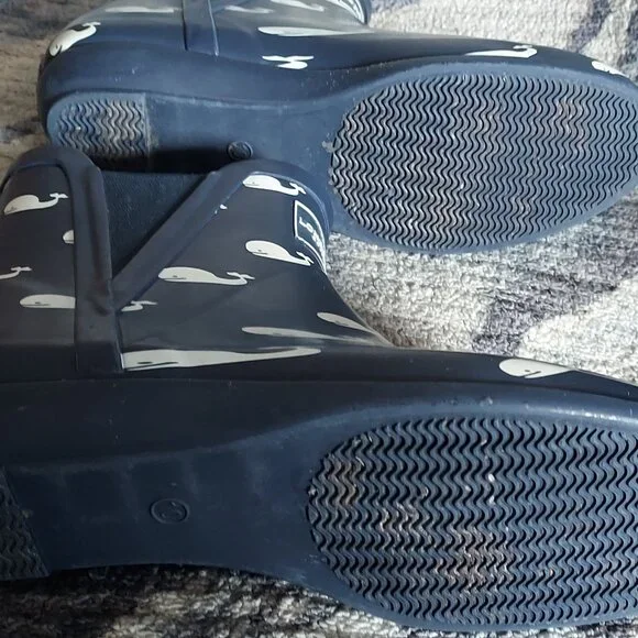 London Fog whale rain boots Size 10 - Picture 2 of 4